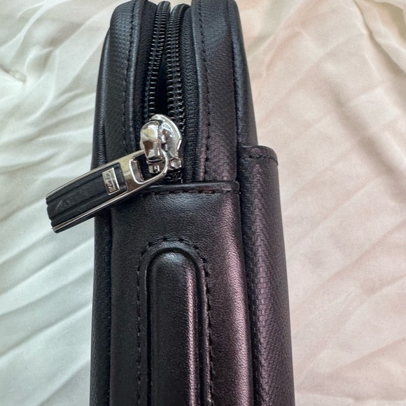 Tumi Black Leather Men's Briefcase - Picture 4 of 9